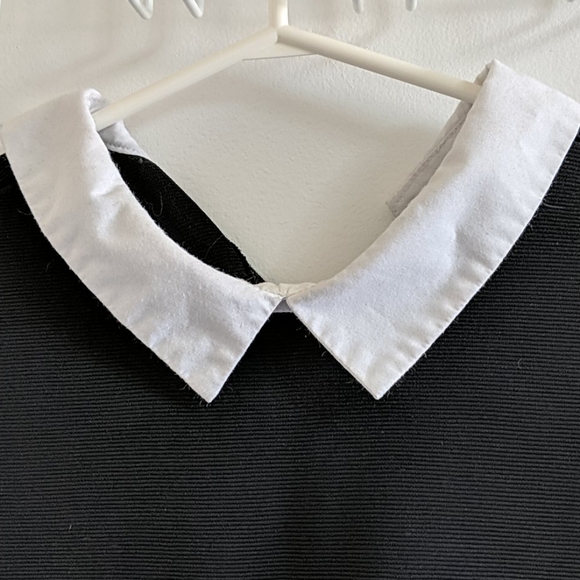 Collared black dress - Picture 2 of 4